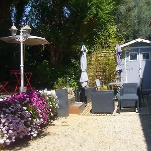 https://les-chenes-verts-valbonne.fr-provencehotel.com